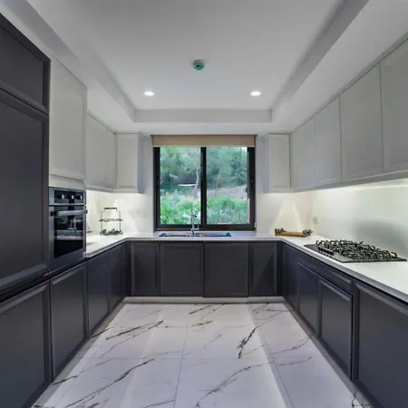 וילה The Elysium Miramar Villas